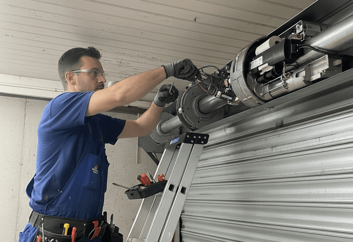 Rideau métallique bloqué : toutes les solutions